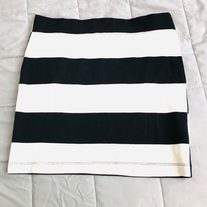 Gap Black and white striped pencil skirt size S